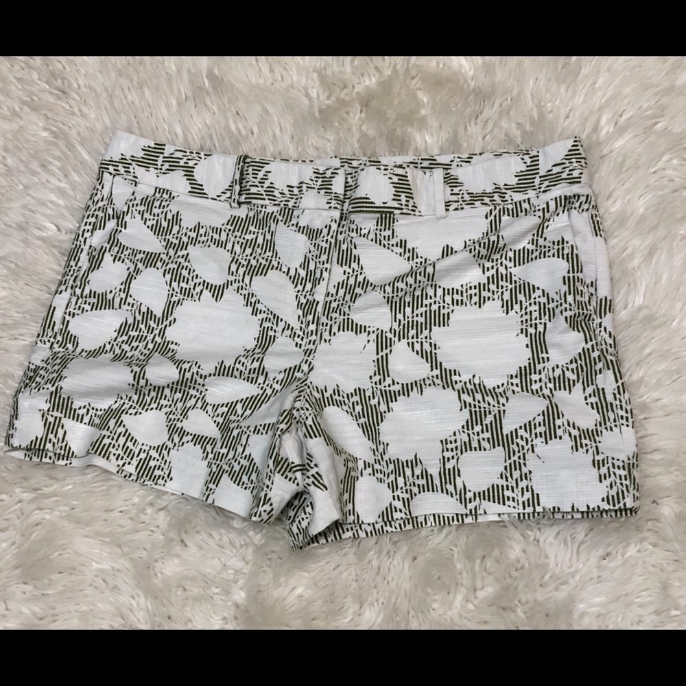 Green/White Shorts size 16
